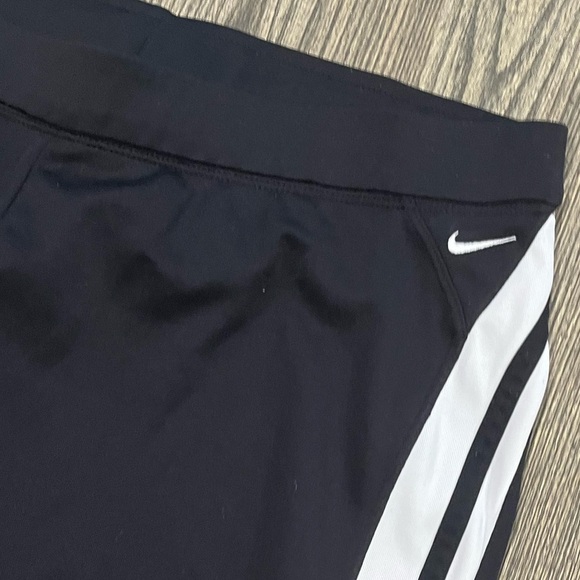 Nike Capri Sweatpants Relaxed Fit Elastic Waist Stripe Black White Size XL 16-18 - Picture 2 of 5